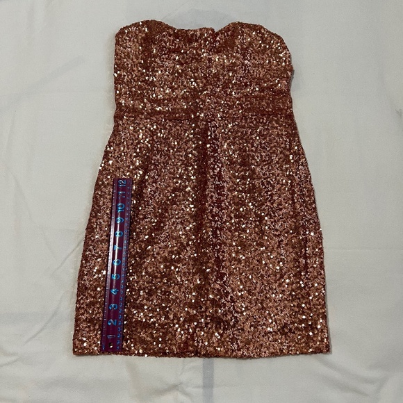 SEQUIN ROSE GOLD MINI STRAPLESS DRESS SIZE -L - Picture 1 of 6